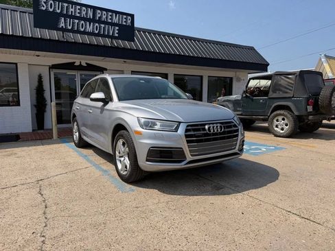 Used 2018 Audi Q5 2.0T Premium w/ Convenience Package AWD/4WD image 3