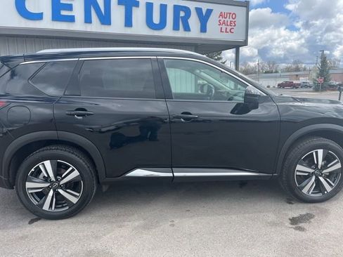 Used 2023 Nissan Rogue SL w/ SL Premium Package image 16