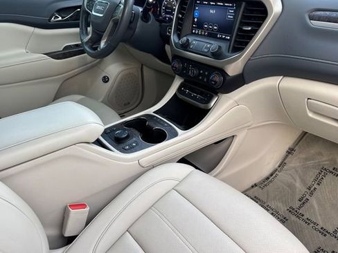 Used 2022 GMC Acadia Denali w/ Denali Ultimate Package image 17