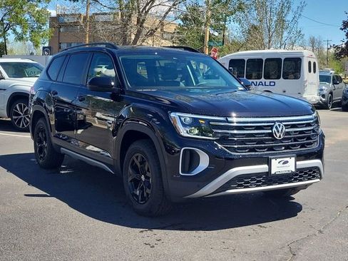New 2026 Volkswagen Atlas Peak Edition AWD/4WD image 2