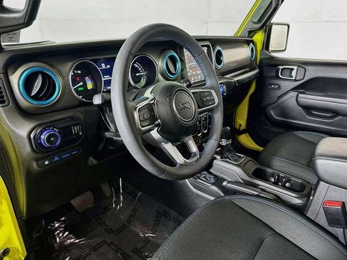 Used 2023 Jeep Wrangler Unlimited Rubicon 4xe w/ Cold Weather Group AWD/4WD image 9