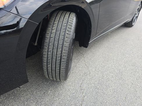 Used 2025 Nissan Sentra SV image 33