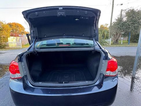 Used 2015 Chevrolet Cruze LS image 17