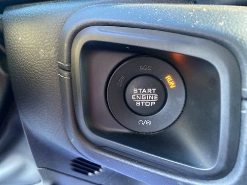Used 2024 Jeep Wrangler Unlimited Sahara AWD/4WD image 18