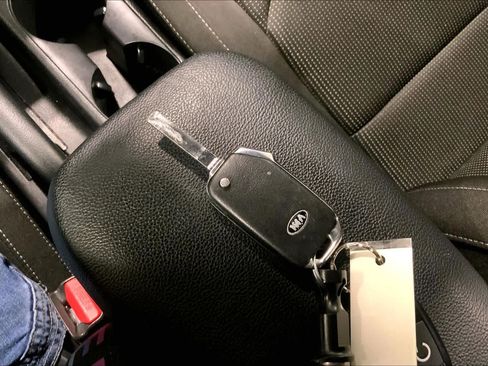 Used 2021 Kia Forte LXS FWD image 15