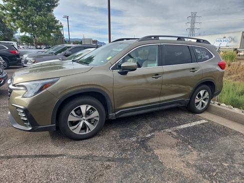 Used 2024 Subaru Ascent Premium w/ Convenience Package AWD/4WD image 1