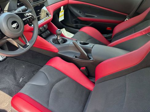 New 2025 Nissan Z Performance w/ Floor Mat Package image 14