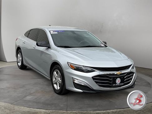Used 2022 Chevrolet Malibu LS FWD image 1