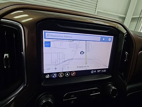 Used 2021 Chevrolet Silverado 1500 High Country w/ Technology Package image 16