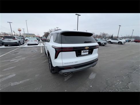 Certified 2025 Chevrolet Traverse LT image 7