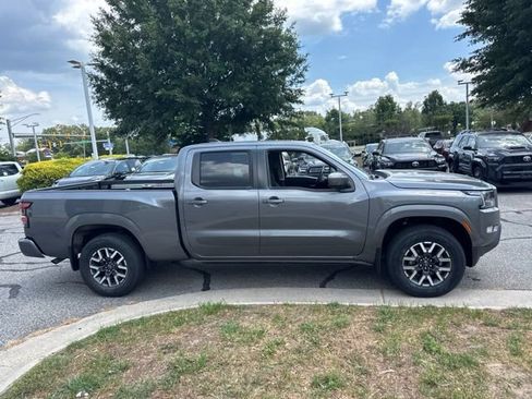 Used 2023 Nissan Frontier SV w/ Technology Package AWD/4WD image 6