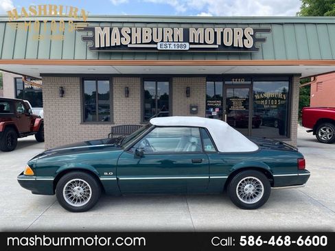 Used 1990 Ford Mustang LX RWD image 1