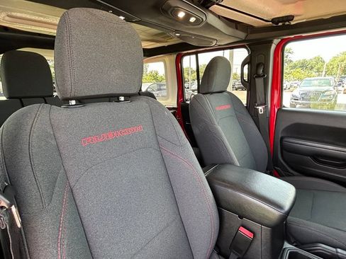 Used 2024 Jeep Wrangler Unlimited Rubicon AWD/4WD image 38