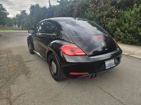 Used 2013 Volkswagen Beetle TDI image 4