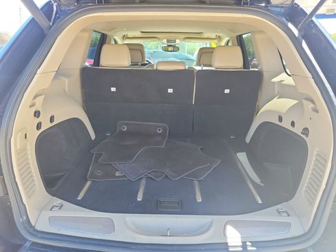 Used 2017 Jeep Grand Cherokee Limited image 9