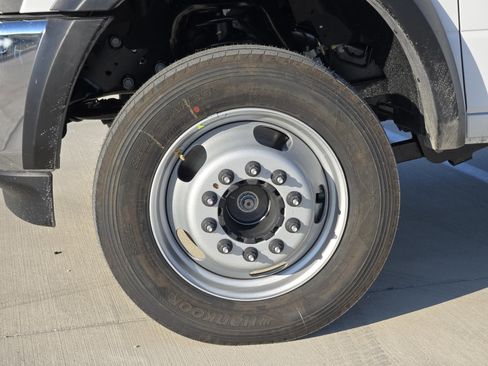 New 2026 RAM 5500 Tradesman w/ Chrome Appearance Group image 9