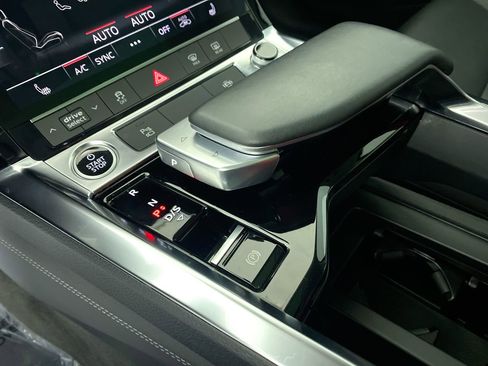 Certified 2022 Audi e-tron Premium w/ Convenience Plus Package image 17