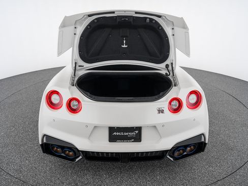 Used 2024 Nissan GT-R Premium w/ Premium Interior Package AWD/4WD image 38