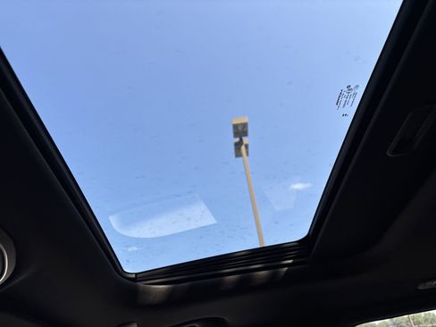 New 2025 Jeep Grand Cherokee Laredo X w/ Luxury Tech Group I image 28