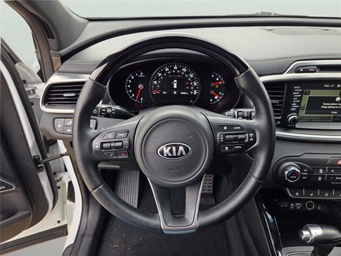 Used 2018 Kia Sorento SX image 23