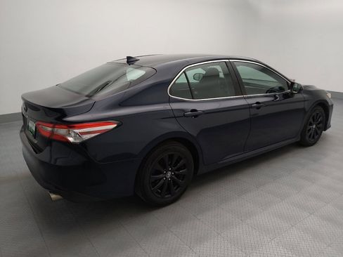 Used 2020 Toyota Camry LE image 10