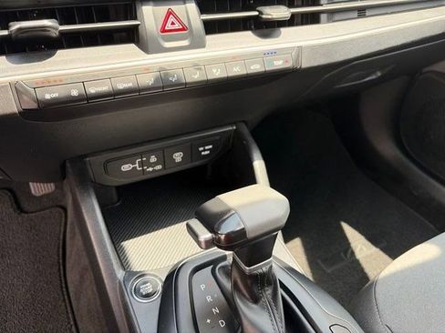 Used 2025 Kia K4 FWD image 23