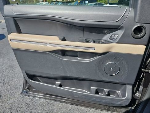 Used 2024 Ford Expedition Max Limited image 25