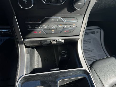 Used 2020 Ford Edge ST-Line w/ Cold Weather Package image 8