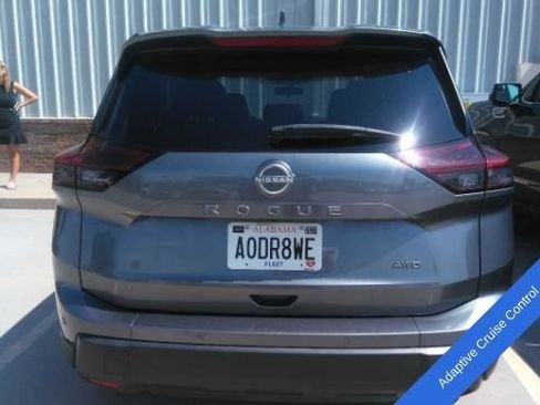 Used 2025 Nissan Rogue SV AWD/4WD image 3