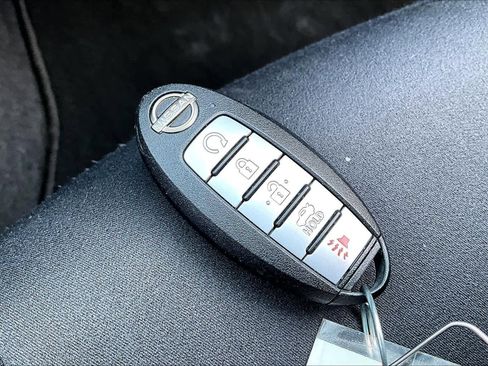 Used 2025 Nissan Altima 2.5 SV image 14