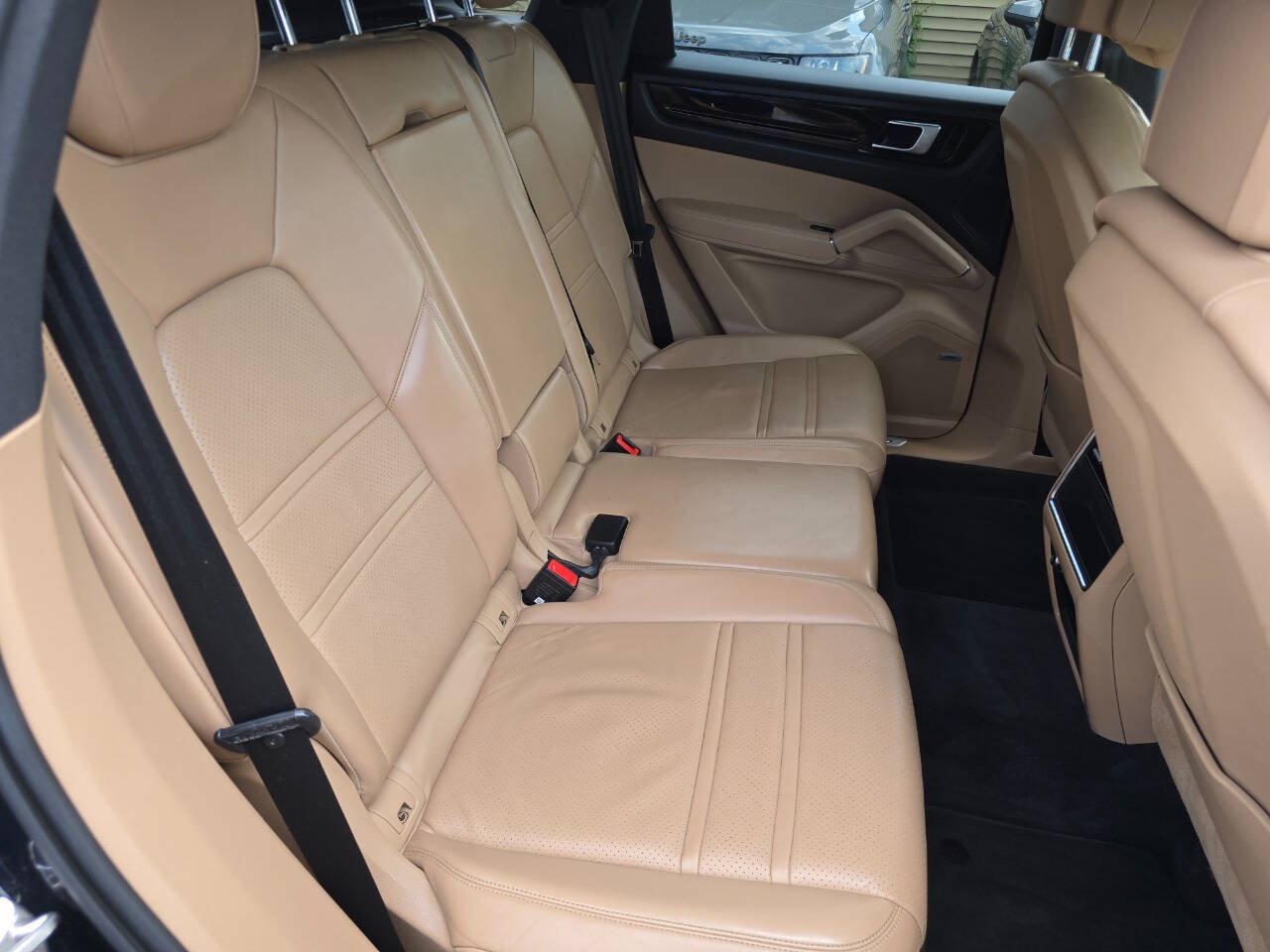 Used 2019 Porsche Cayenne AWD/4WD image 33