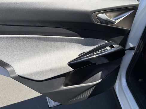 Certified 2023 Volkswagen ID.4 Pro RWD image 8