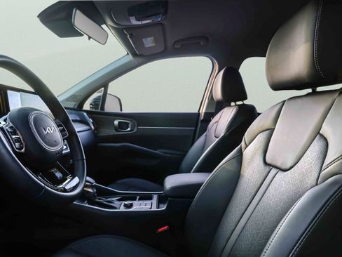 Certified 2023 Kia Sorento S AWD/4WD image 8