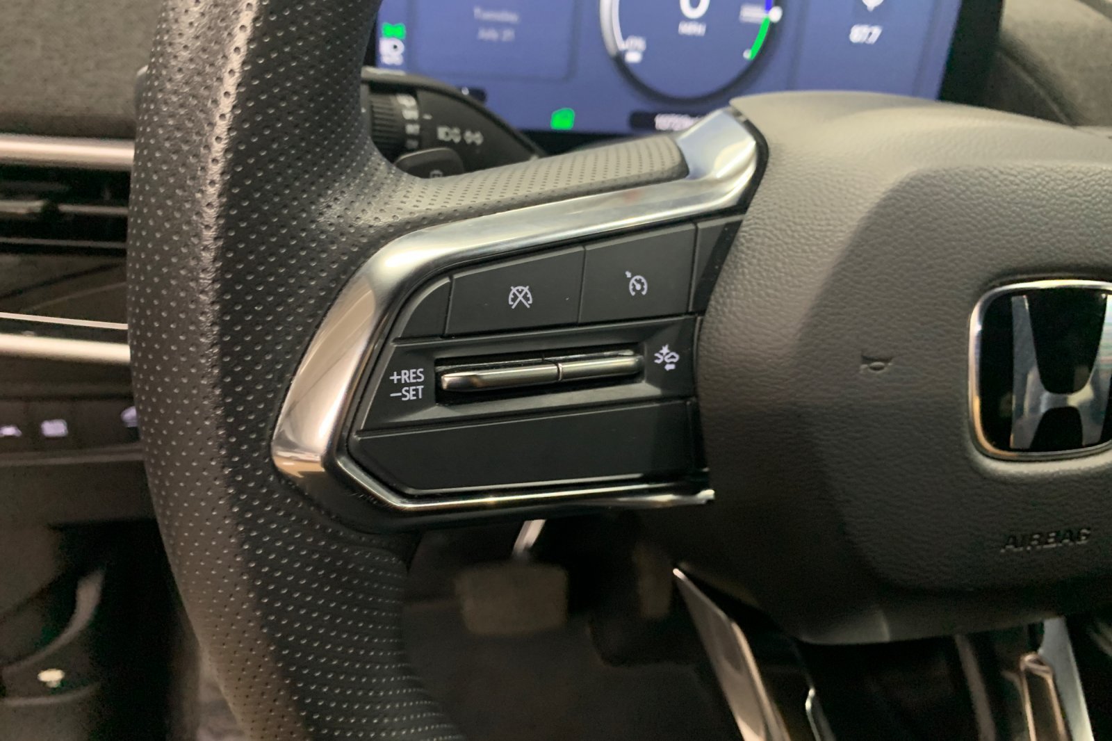Used 2024 Honda Prologue EX image 30
