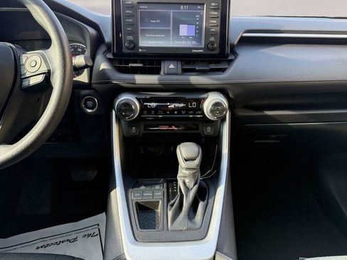 Used 2022 Toyota RAV4 XLE image 11