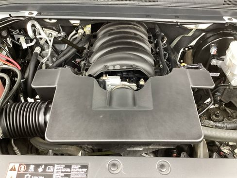 Used 2019 Chevrolet Suburban Premier image 40