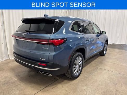 Used 2025 Buick Enclave Preferred FWD image 4