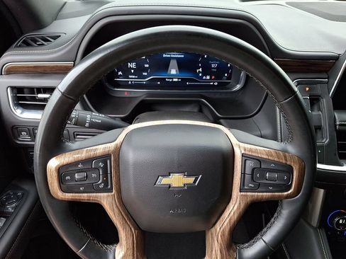 Used 2023 Chevrolet Tahoe Premier AWD/4WD image 20