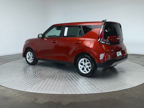 Used 2025 Kia Soul LX w/ LX Technology Package FWD image 6