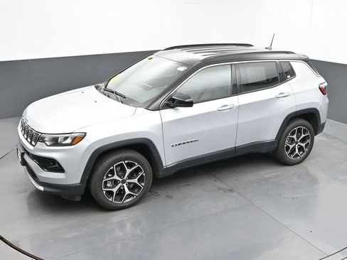 Used 2025 Jeep Compass Limited AWD/4WD image 40