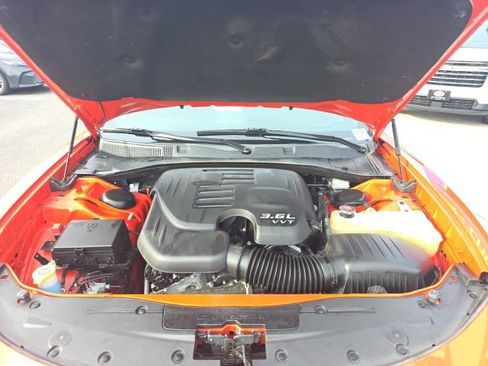 Used 2019 Dodge Charger SXT image 3