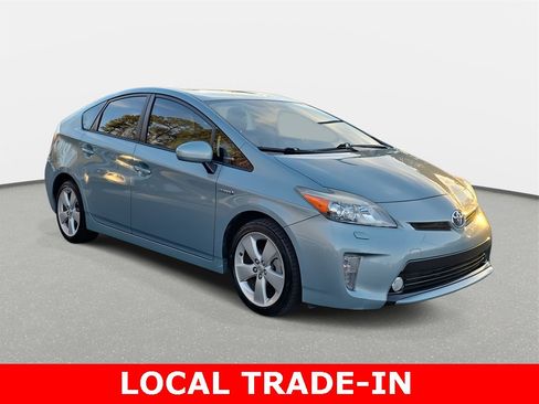 Used 2015 Toyota Prius Four image 3