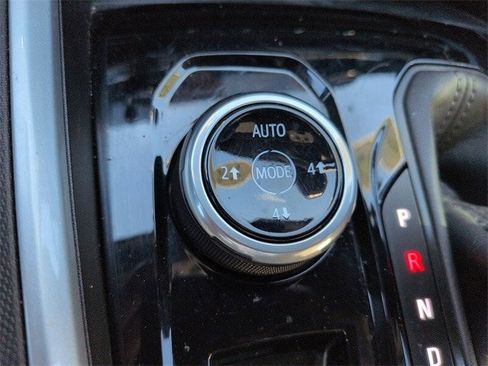 Used 2023 Chevrolet Colorado Trail Boss w/ Technology Package image 25