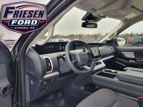 Used 2025 Ford Expedition Max Active AWD/4WD image 13