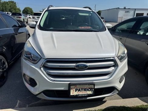 Used 2018 Ford Escape SEL AWD/4WD image 2