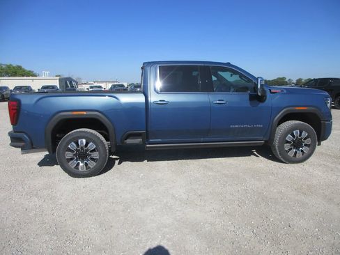 New 2026 GMC Sierra 2500 Denali w/ Denali Reserve Package AWD/4WD image 3