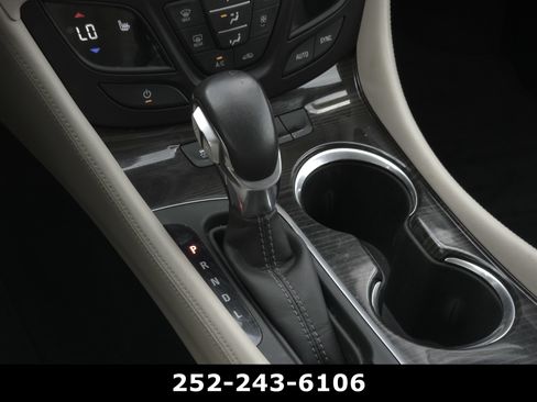 Used 2020 Buick Envision Essence FWD image 16