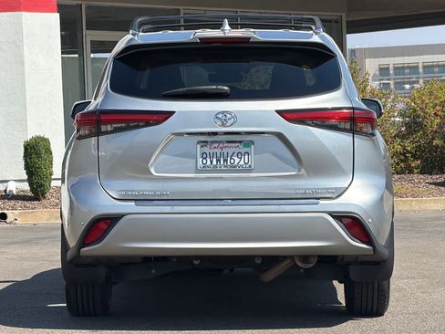 Used 2021 Toyota Highlander Platinum FWD image 8