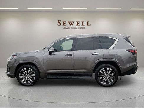 Used 2024 Lexus LX 600 4WD w/ Luxury Package image 2