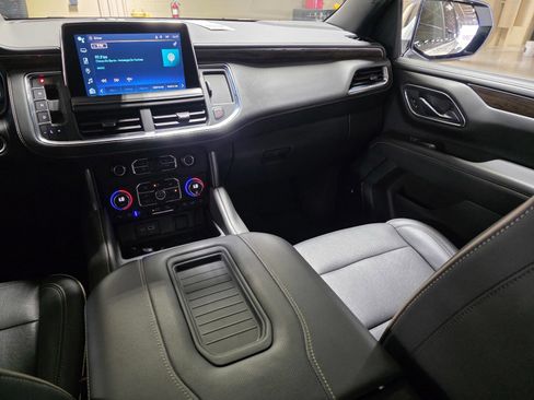 Used 2023 Chevrolet Tahoe Premier AWD/4WD image 20